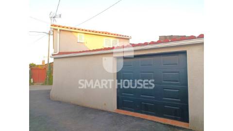 Moradia T2 em Hombres com garagem, totalmente...