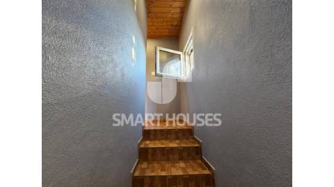 Moradia T2 em Hombres com garagem, totalmente...