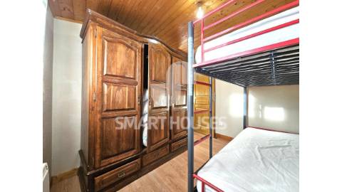 Moradia T2 em Hombres com garagem, totalmente...