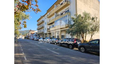 ARRENDA: Loja comercial em localização central na...