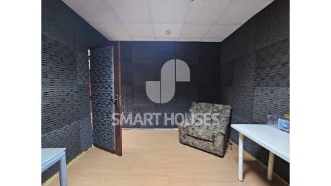 ARRENDA: Loja comercial em localização central na...