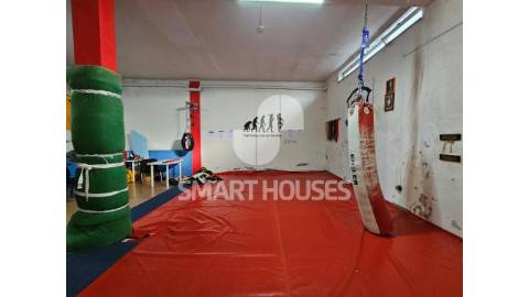 ARRENDA: Loja comercial em localização central na...