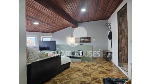 Moradia T2+1 no centro da aldeia de Paradela da...