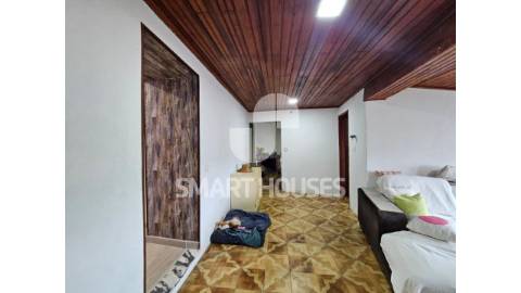 Moradia T2+1 no centro da aldeia de Paradela da...