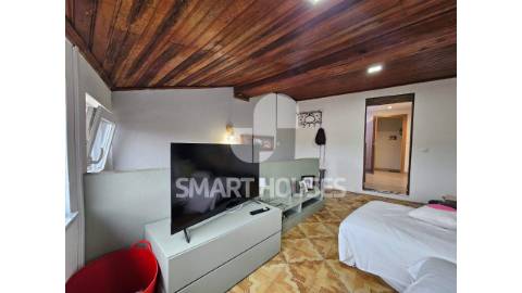 Moradia T2+1 no centro da aldeia de Paradela da...