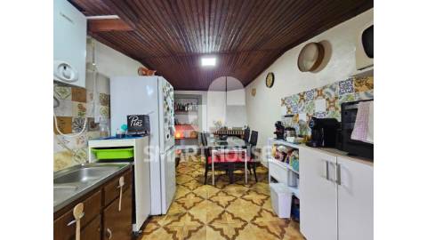 Moradia T2+1 no centro da aldeia de Paradela da...