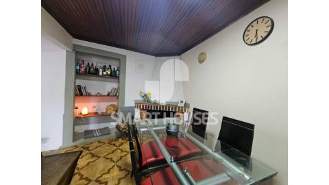 Moradia T2+1 no centro da aldeia de Paradela da...