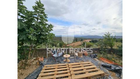 Moradia T2+1 no centro da aldeia de Paradela da...