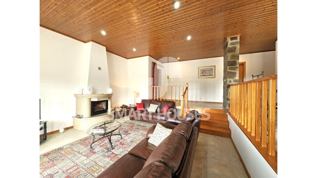 Moradia T3 em Casal de S. João, em terreno vedado...