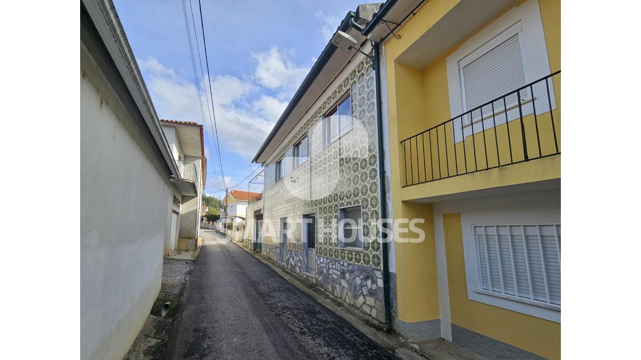 Moradia T4 em Paradela com grande terreno e...