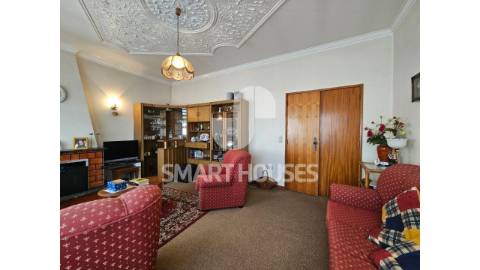 Moradia T4 em Paradela com grande terreno e...