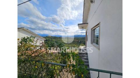 Moradia T4 em Paradela com grande terreno e...