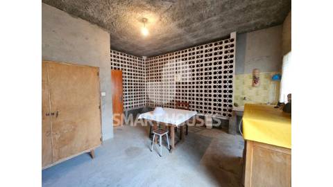 Moradia T4 em Paradela com grande terreno e...