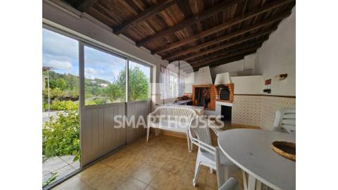 Moradia T4 em Paradela com grande terreno e...