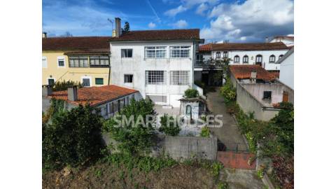 Moradia T4 em Paradela com grande terreno e...
