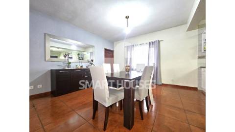 Moradia T4 nos Poços, S. Martinho da Cortiça com...