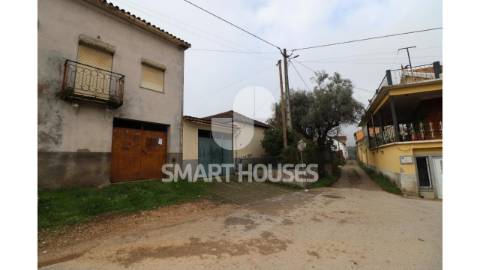 Moradia T2+2 em Vale de Nogueira, Arganil, com...