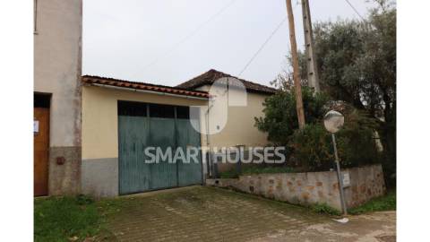 Moradia T2+2 em Vale de Nogueira, Arganil, com...