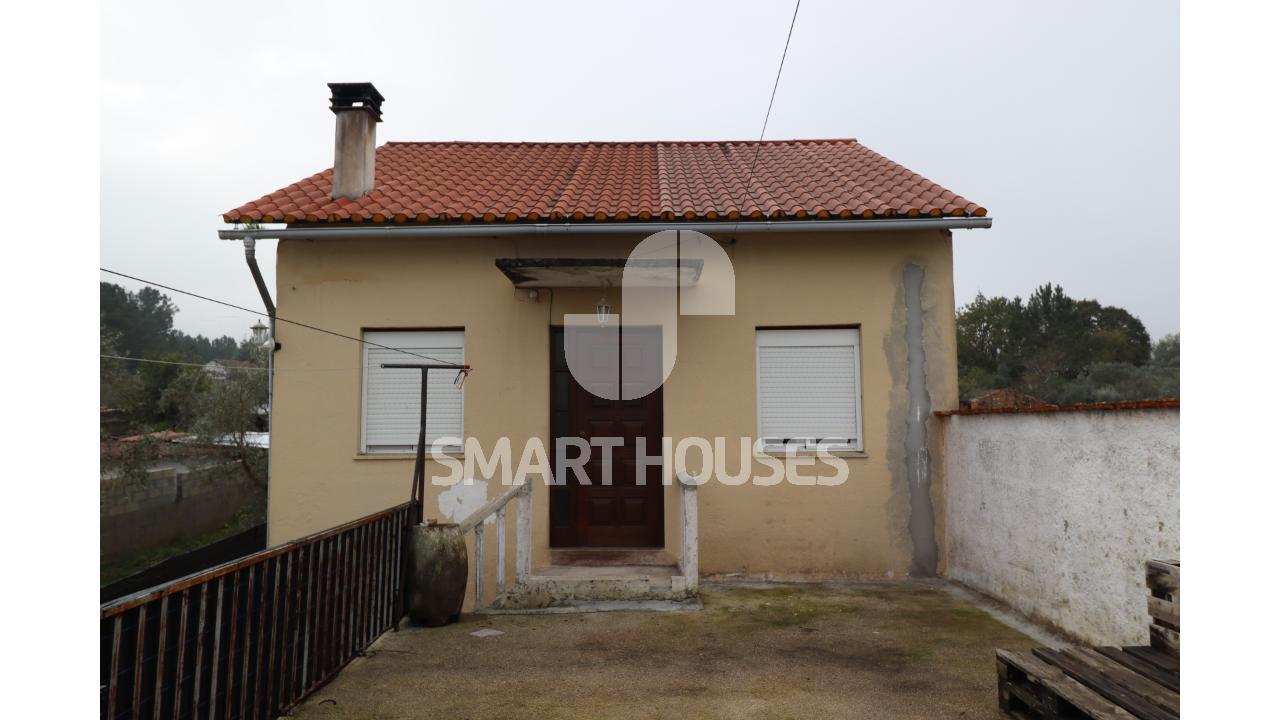 Moradia T2+2 em Vale de Nogueira, Arganil, com...