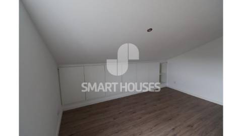 Moradia T2+2 em Vale de Nogueira, Arganil, com...