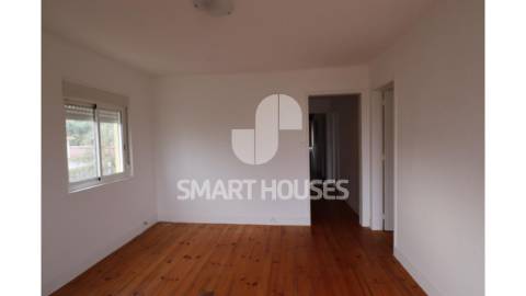 ARRENDA-SE: Moradia T2+2 em Vale de Nogueira,...