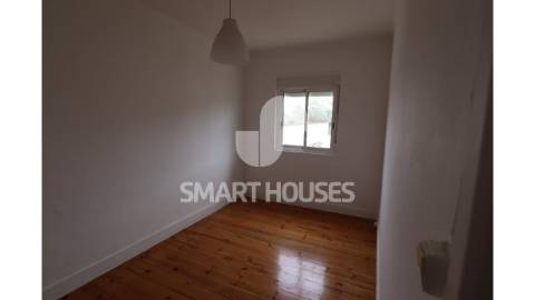 ARRENDA-SE: Moradia T2+2 em Vale de Nogueira,...