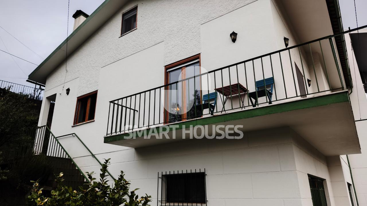 Moradia T3+1 na vila de Avô, concelho de Oliveira...