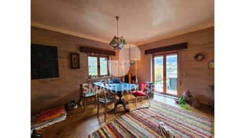 Moradia T3+1 na vila de Avô, concelho de Oliveira...