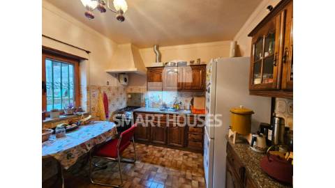 Moradia T3+1 na vila de Avô, concelho de Oliveira...