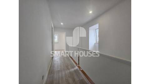 Moradia T3 em Lombada (S. Miguel de Poiares) com...