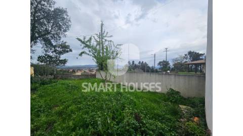 Moradia T3 em Lombada (S. Miguel de Poiares) com...