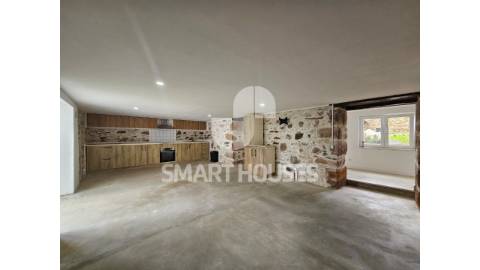 Moradia T3 em Lombada (S. Miguel de Poiares) com...