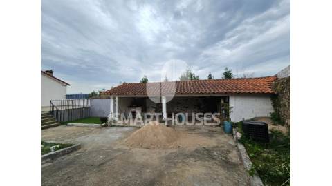 Moradia T3 em Lombada (S. Miguel de Poiares) com...