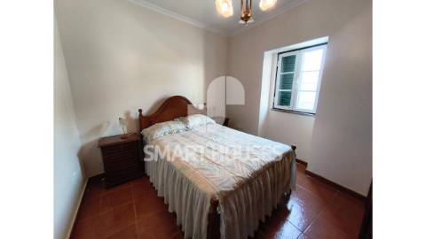 Moradia T4+1 com terreno no coração de São João...