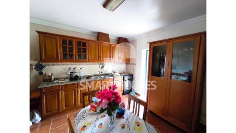 Moradia T4+1 com terreno no coração de São João...