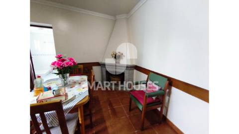 Moradia T4+1 com terreno no coração de São João...