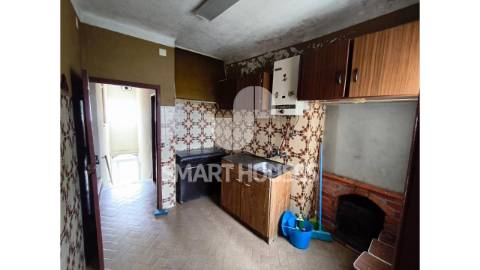 Moradia T4+1 com terreno no coração de São João...