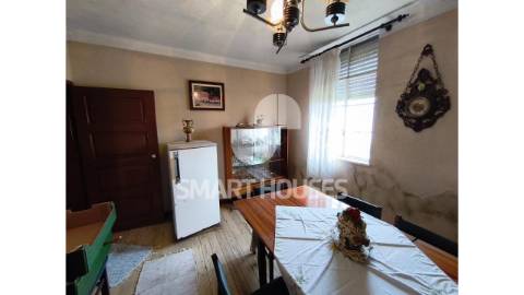 Moradia T4+1 com terreno no coração de São João...