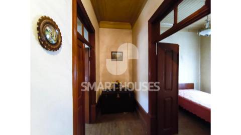 Moradia T4+1 com terreno no coração de São João...