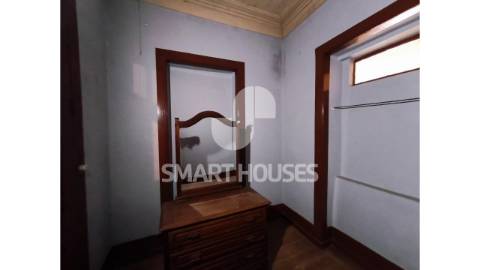 Moradia T4+1 com terreno no coração de São João...