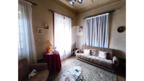 Moradia T4+1 com terreno no coração de São João...