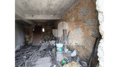 Moradia T4+1 com terreno no coração de São João...