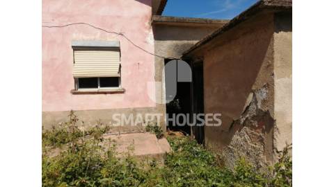 Moradia T2 em Casal de Sarzedo, Arganil, com...