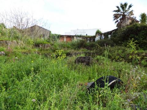 Terreno com 820 m2 com possibilidade de permuta