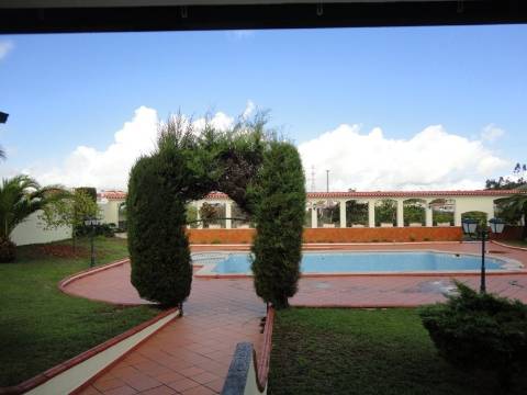 Moradia M4 com piscina