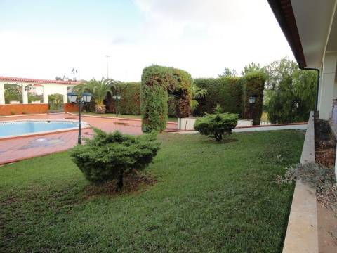 Moradia M4 com piscina