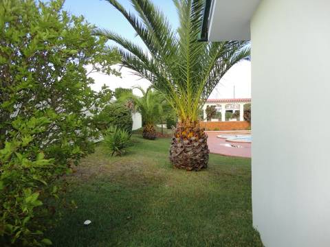 Moradia M4 com piscina