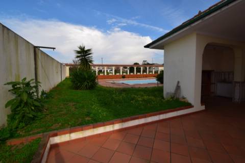 Moradia M4 com piscina