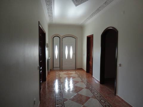 Moradia M4 com piscina