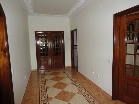 Moradia M4 com piscina